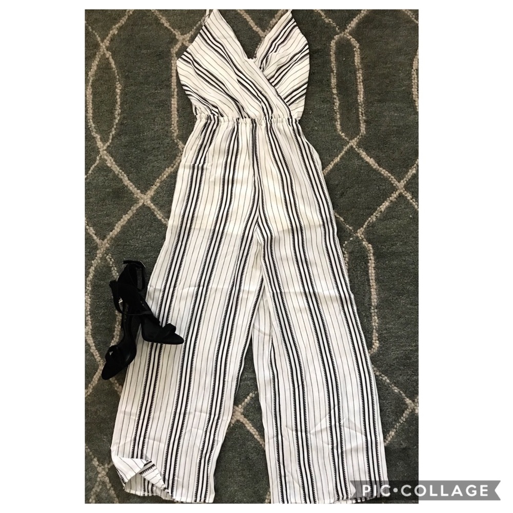 Francesca’s Leia Jumpsuit 💐 NWT